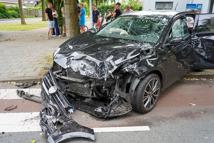 Twee Zwollenaren aangehouden na ravage bij botsing in Wezep