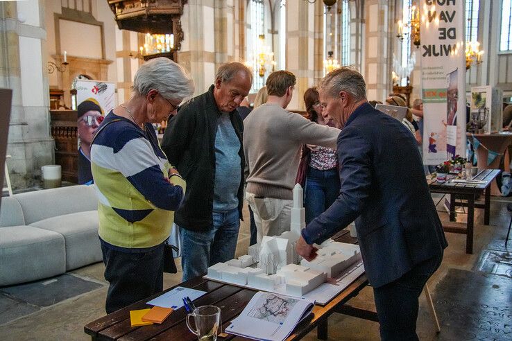 In beeld: Toekomst Stadshart Zwolle besproken in Grote Kerk