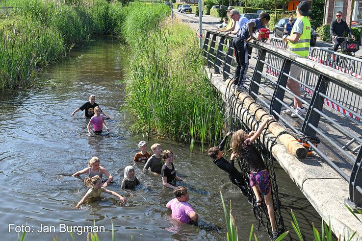 In beeld: OOrun in Zwolle deels afgelast door hitte, gisteren nog 1250 jonge deelnemers op de been