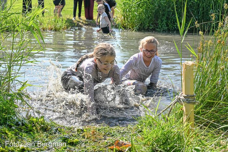 In beeld: OOrun in Zwolle deels afgelast door hitte, gisteren nog 1250 jonge deelnemers op de been
