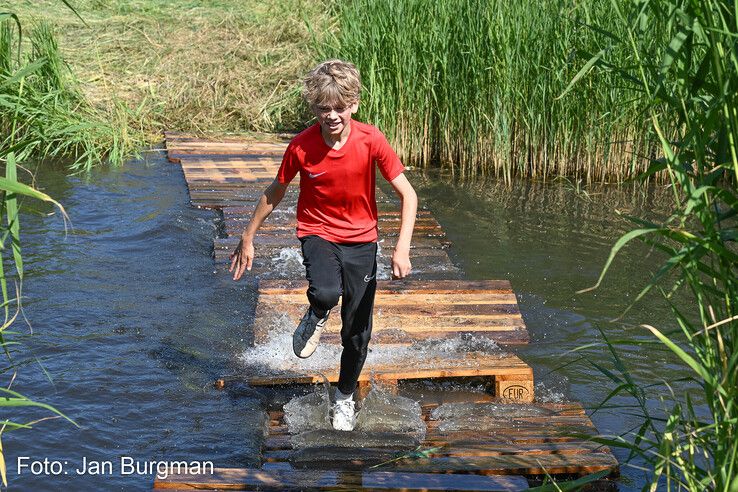In beeld: OOrun in Zwolle deels afgelast door hitte, gisteren nog 1250 jonge deelnemers op de been