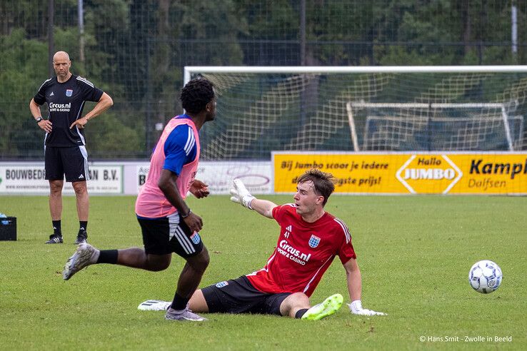 In beeld: PEC Zwolle heeft eerste training achter de rug, zaterdag eerste oefenpot in Nieuwleusen