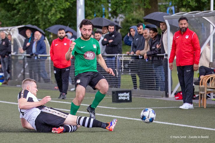 In beeld: Ulu Spor weer een stap dichter bij derde klasse