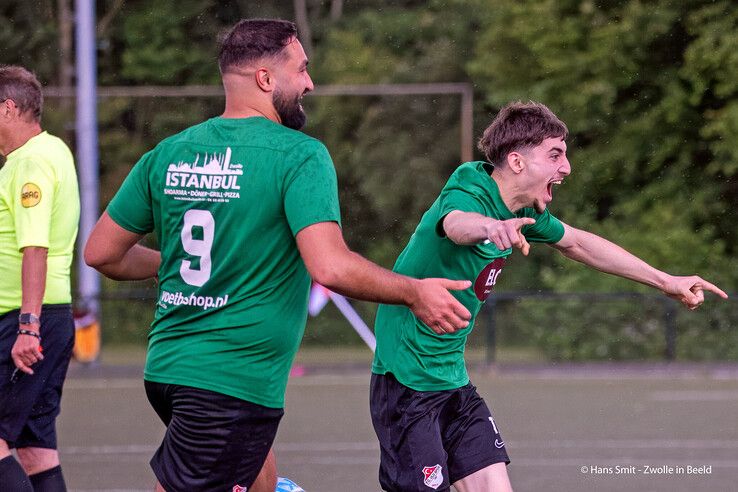 In beeld: Ulu Spor weer een stap dichter bij derde klasse
