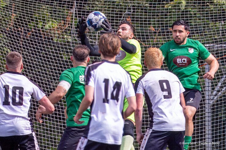 In beeld: Ulu Spor weer een stap dichter bij derde klasse