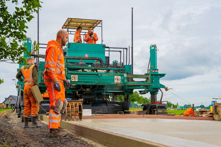 Oud beton opnieuw gebruikt bij wegonderhoud in Kamperveen