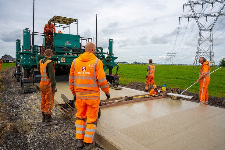 Oud beton opnieuw gebruikt bij wegonderhoud in Kamperveen