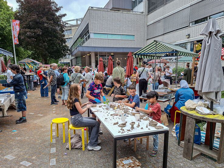 In beeld: Kunst, muziek en wereldkeuken bij Achterpracht in Zwolle