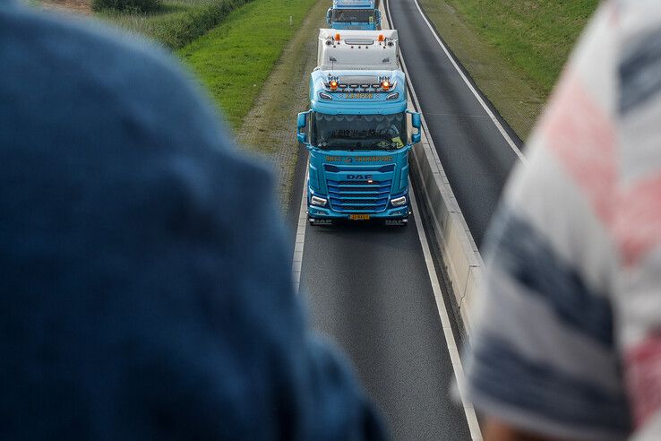In beeld: Jubilerend Broshuis uit Kampen trekt met 140 combinaties naar Truckstar Festival