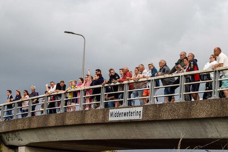 In beeld: Jubilerend Broshuis uit Kampen trekt met 140 combinaties naar Truckstar Festival