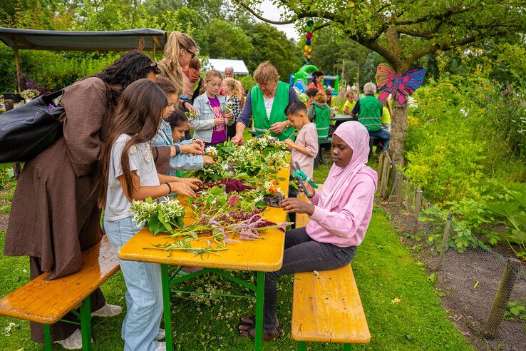 In beeld: Kinderboerderij Cantecleer in Kampen blaast 40 kaarsjes uit tijdens zomerfeest