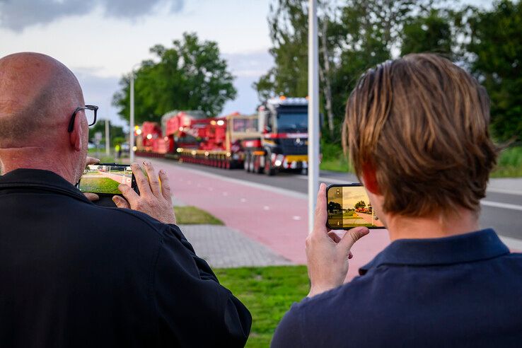 In beeld: Zware transformator succesvol afgeleverd bij hoogspanningsstation in Zwolle