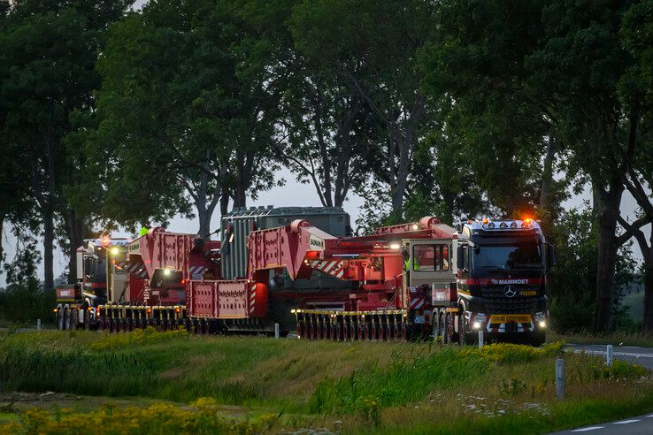 In beeld: Zware transformator succesvol afgeleverd bij hoogspanningsstation in Zwolle