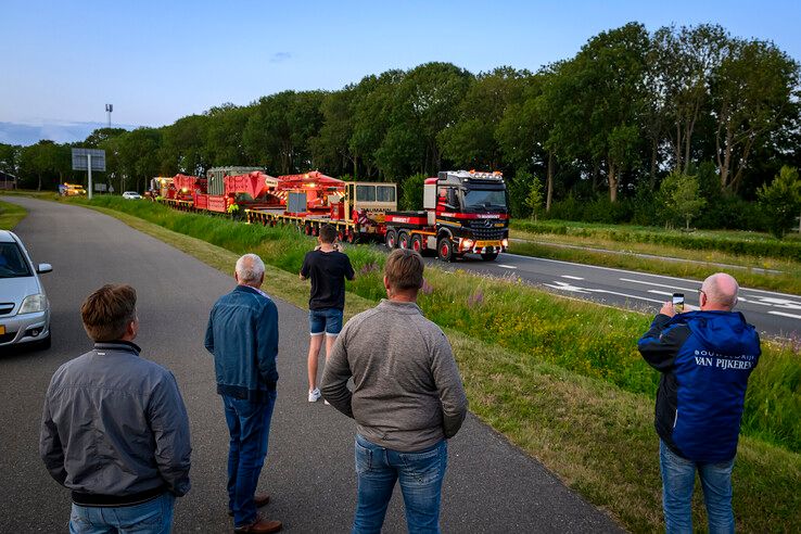 In beeld: Zware transformator succesvol afgeleverd bij hoogspanningsstation in Zwolle