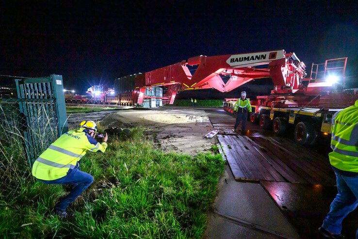 In beeld: Zware transformator succesvol afgeleverd bij hoogspanningsstation in Zwolle