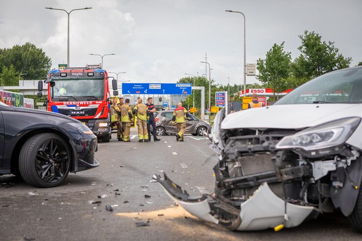 De botsing op de kruising van de Ceintuurbaan en Oude Meppelerweg.