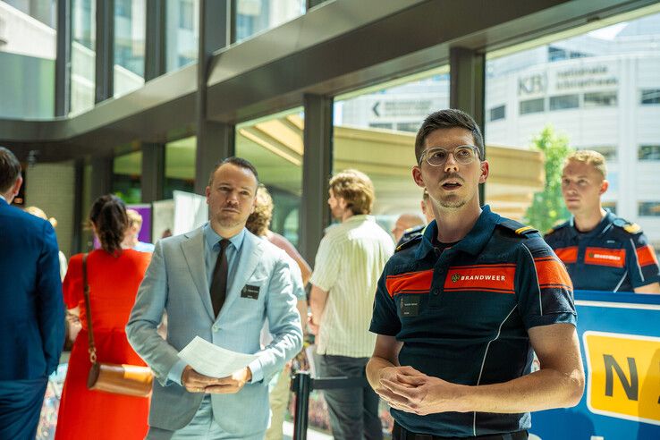 In beeld: N50 bij Kampen al jaren dodenweg – hulpdiensten en bestuurders bieden petitie aan in Den Haag