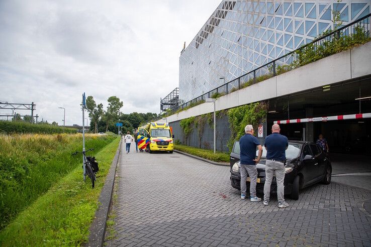 Fietsster gewond bij aanrijding op campus Windesheim Zwolle