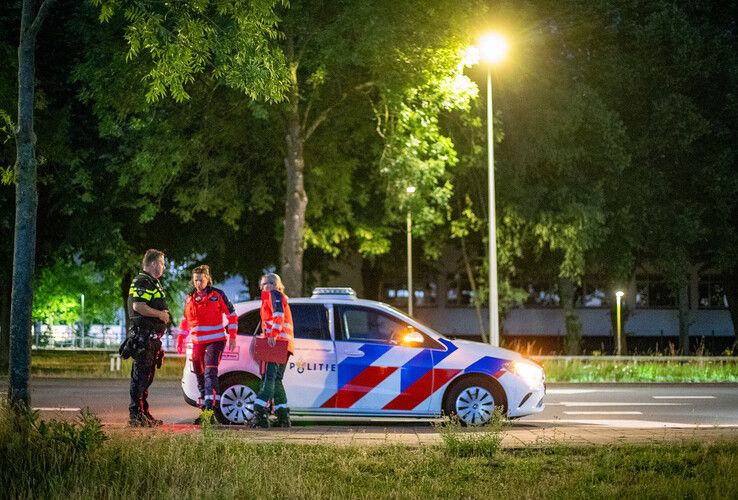 In beeld: Traumahelikopter landt op Boerendanserdijk voor inzet in Wipstrik Zwolle