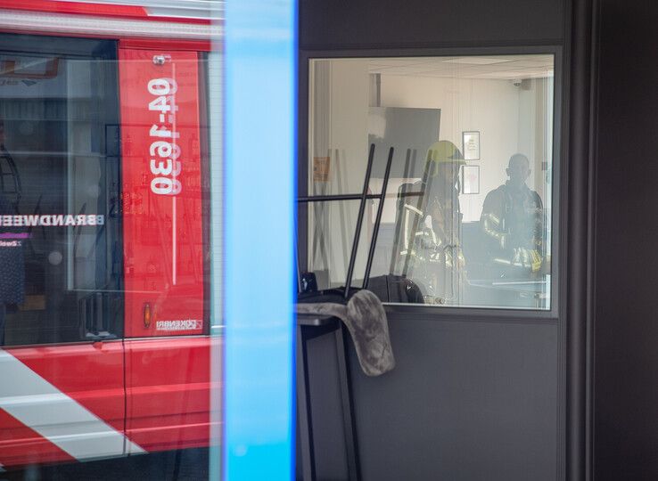 Broodje bapao zorgt voor brandlucht bij bedrijfspand in Zwolle