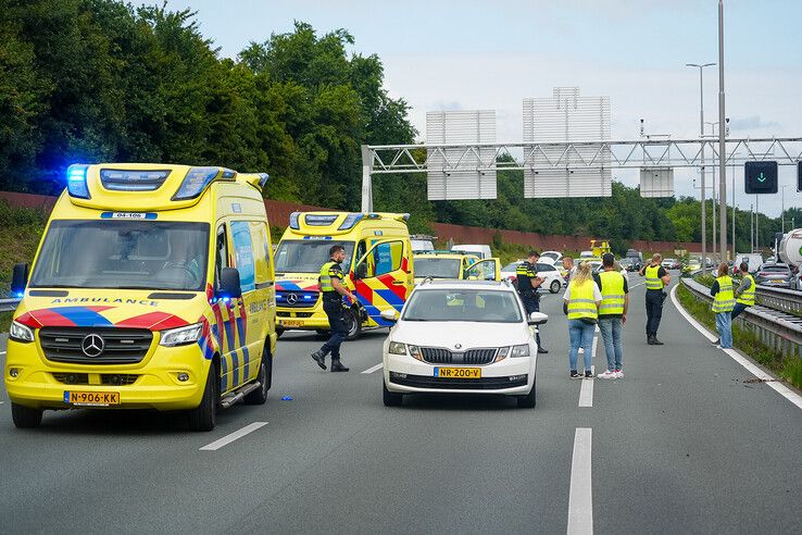 Drie banen zijn afgesloten vanwege het ernstige ongeval.