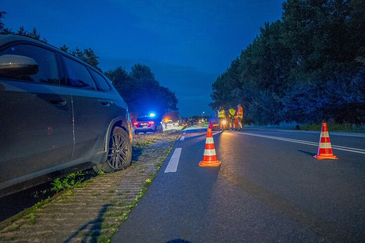 Drie auto’s botsen op Frieseweg in Kampen, flinke schade maar geen gewonden