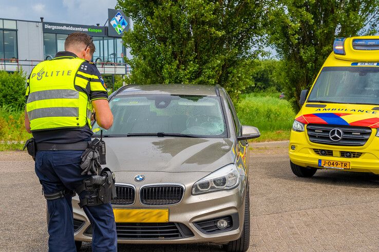 Een fietser raakte gewond bij de aanrijding in IJsselmuiden.