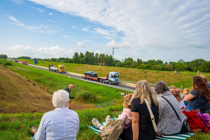 In beeld: Jubilerend Broshuis uit Kampen trekt met 140 combinaties naar Truckstar Festival