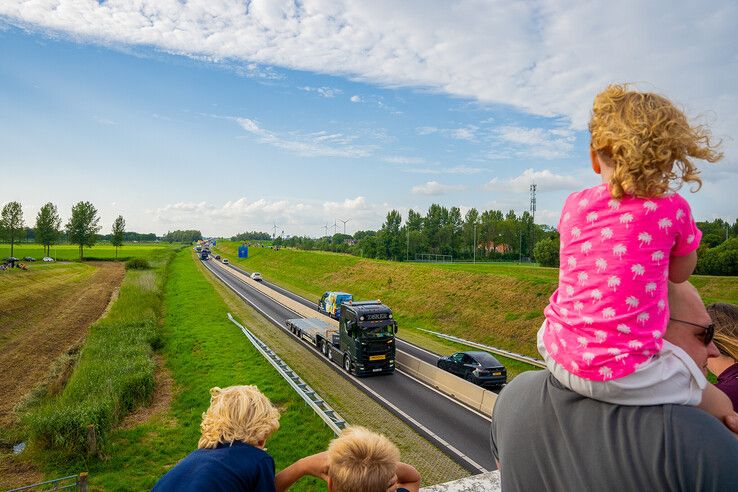 In beeld: Jubilerend Broshuis uit Kampen trekt met 140 combinaties naar Truckstar Festival
