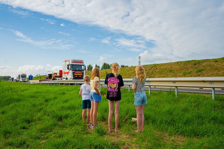 In beeld: Jubilerend Broshuis uit Kampen trekt met 140 combinaties naar Truckstar Festival