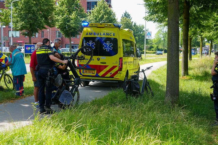 Een fietser raakte gewond bij de botsing in Zwolle-Zuid.