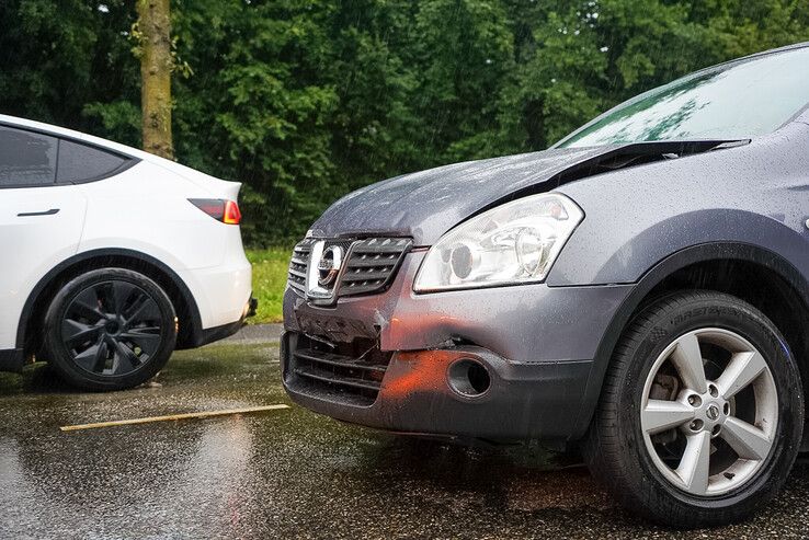 Zwolse (35) botst onder invloed op auto bij verkeerslicht in Zwolle