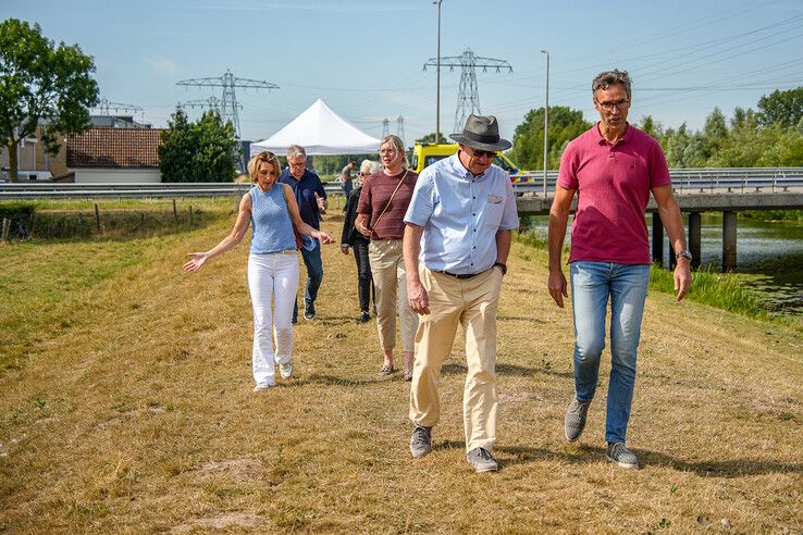 Wandelen langs de Soestwetering: nieuwe routes geopend op Marslanden in Zwolle