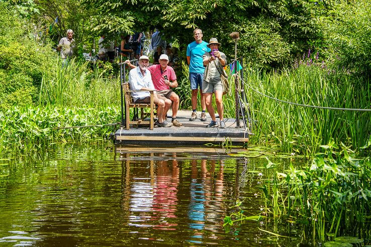 In beeld: Haersterveer in Zwolle blaast 50 kaarsjes uit en vaart voor 1 cent