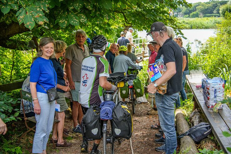 In beeld: Haersterveer in Zwolle blaast 50 kaarsjes uit en vaart voor 1 cent