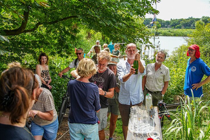 In beeld: Haersterveer in Zwolle blaast 50 kaarsjes uit en vaart voor 1 cent