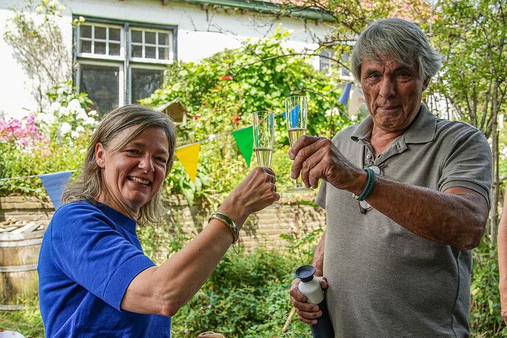 In beeld: Haersterveer in Zwolle blaast 50 kaarsjes uit en vaart voor 1 cent