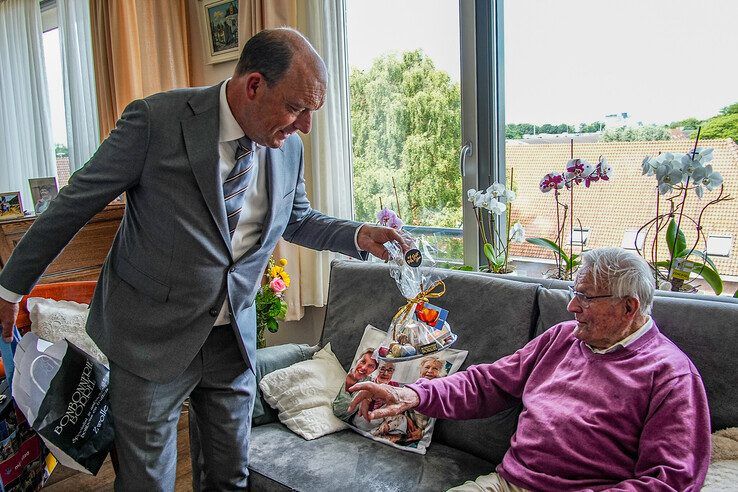 Reinder de Jonge viert 100e verjaardag in Zwolle