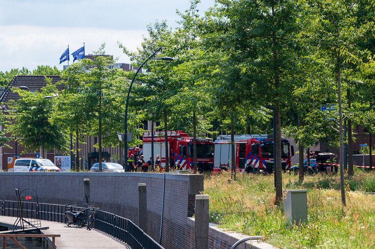 Overvaller opgepakt bij Rabobank in Zwolle, tas zorgt voor hermetische afsluiting Willemskade