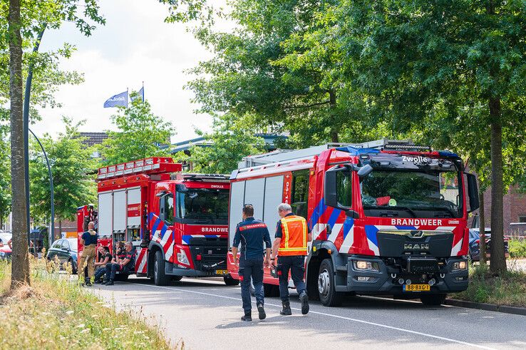 Overvaller opgepakt bij Rabobank in Zwolle, tas zorgt voor hermetische afsluiting Willemskade