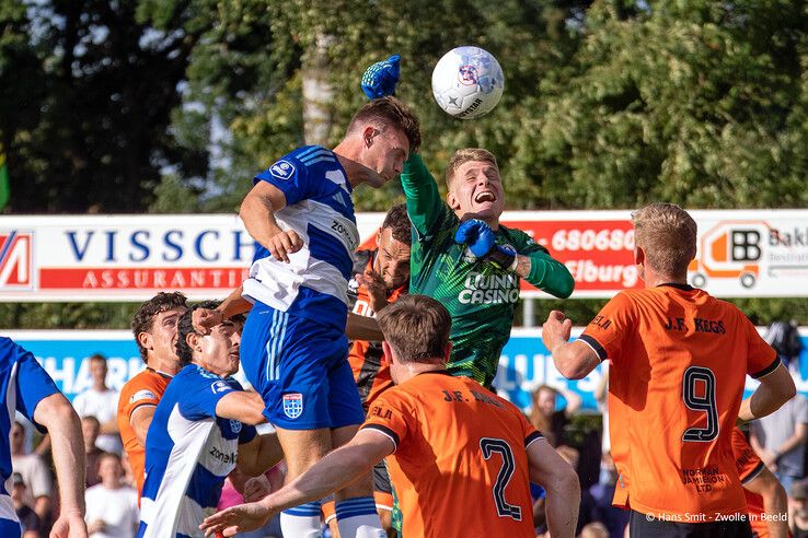 In beeld: PEC Zwolle verslaat Dundee United na sterke tweede helft in Oldebroek
