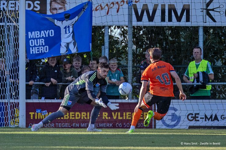 In beeld: PEC Zwolle verslaat Dundee United na sterke tweede helft in Oldebroek