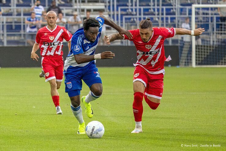 In beeld: PEC Zwolle onderuit in oefenduel tegen Rayo Vallecano