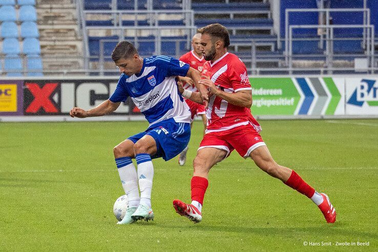 In beeld: PEC Zwolle onderuit in oefenduel tegen Rayo Vallecano