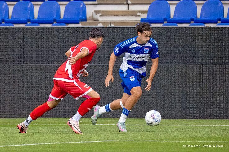 In beeld: PEC Zwolle onderuit in oefenduel tegen Rayo Vallecano