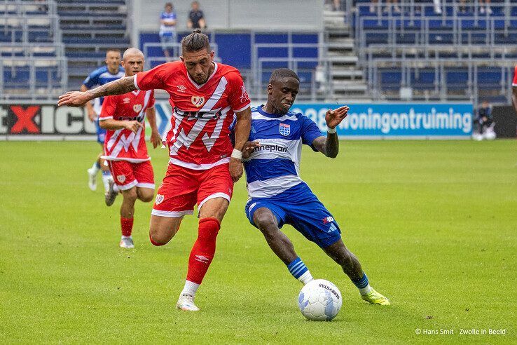 In beeld: PEC Zwolle onderuit in oefenduel tegen Rayo Vallecano