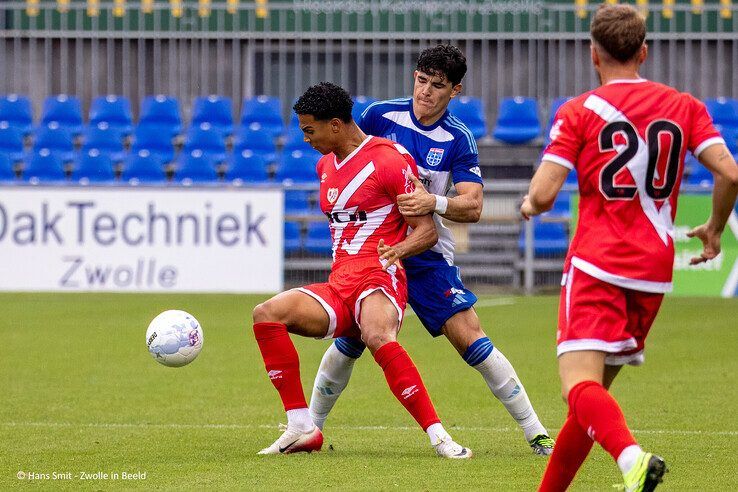 In beeld: PEC Zwolle onderuit in oefenduel tegen Rayo Vallecano