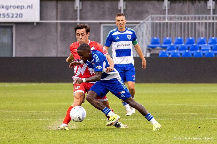In beeld: PEC Zwolle onderuit in oefenduel tegen Rayo Vallecano