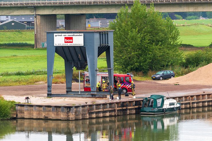 Het jacht vloog in brand na het starten bij de Geldersedijk in Hattem.