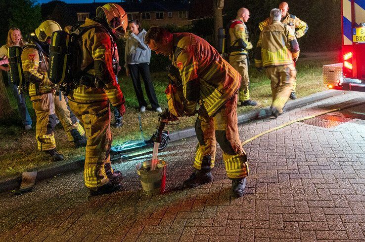 Elektrische step vliegt in brand tijdens rit in Zwolle